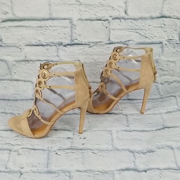 Cape Robbin Heels Sandals - Picture 5 of 12